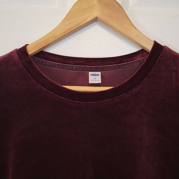 Old Navy Velvet Tee Shirt Maroon Burgundy Wine XS - Picture 2 of 8